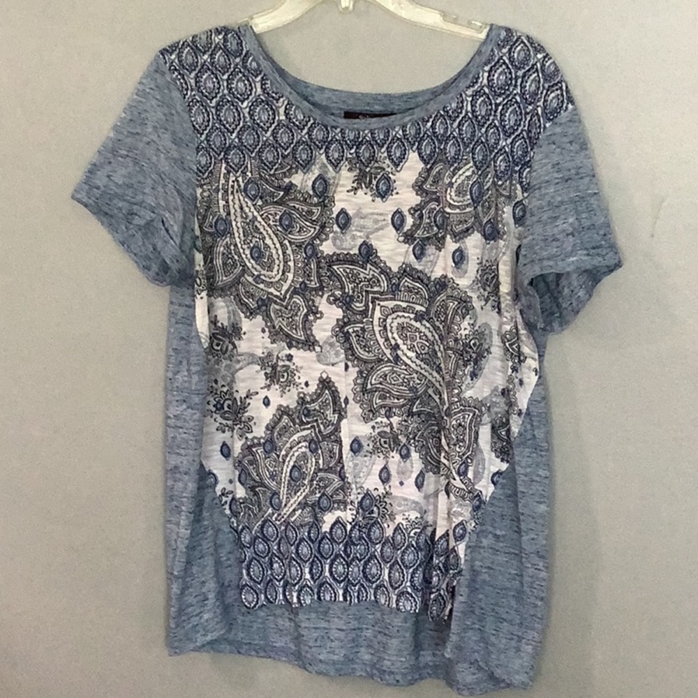 Women’s size L top